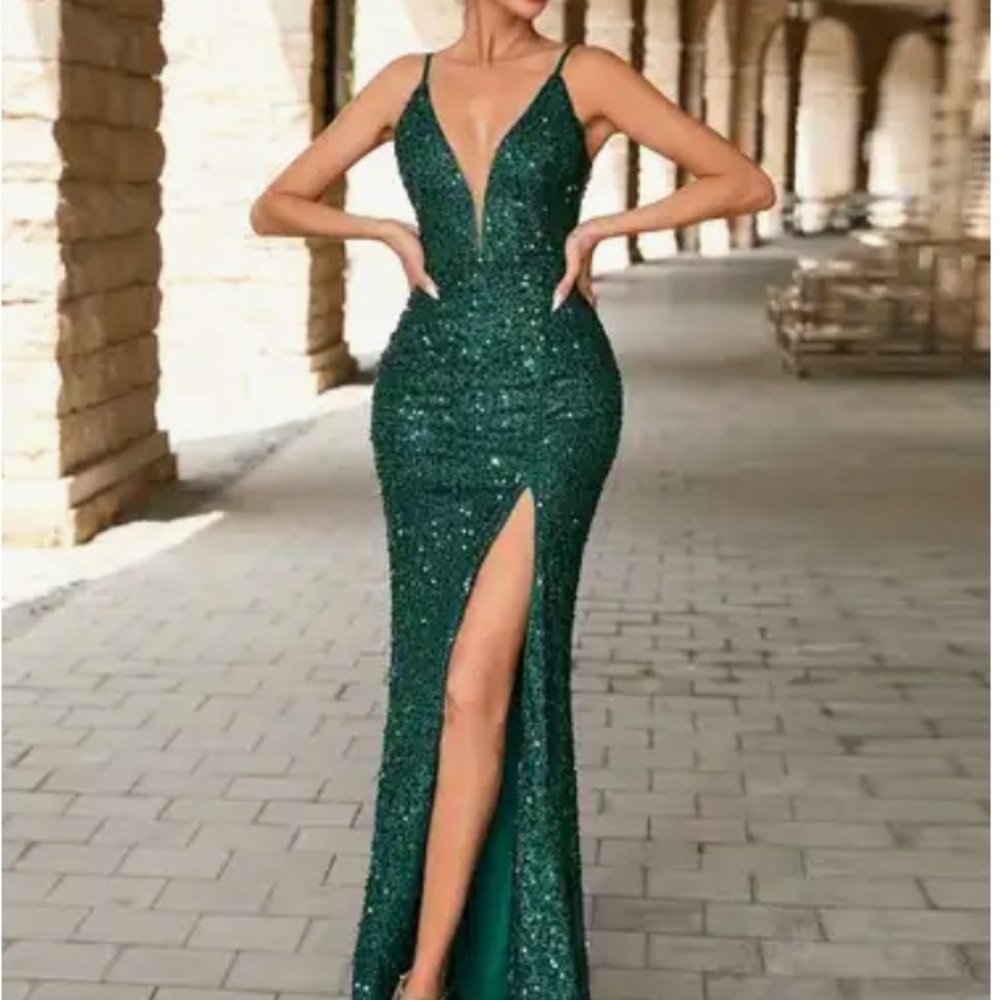 Elegant Green Sequin Evening Gown